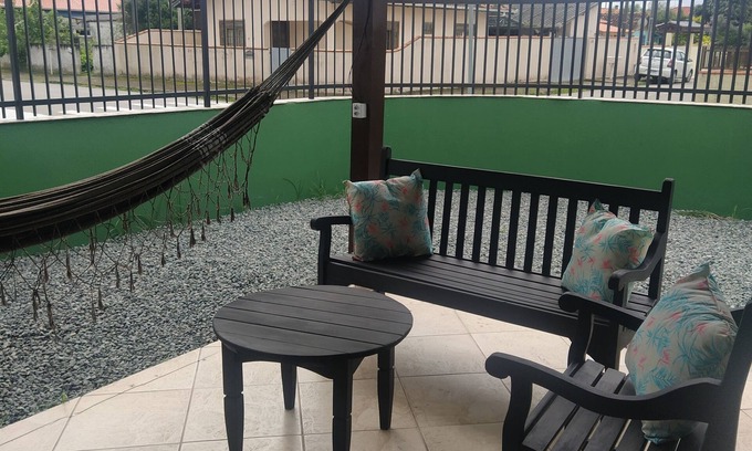 Picarras Casa | Sun, sea and a place to rest is here, next to Beto Carrero's house for sure fun.