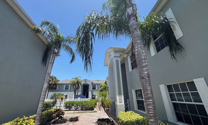 Port Canaveral Condominio | Sun Sea Surf Space 3 Bedroom Condo by Cocoa Beach Pier