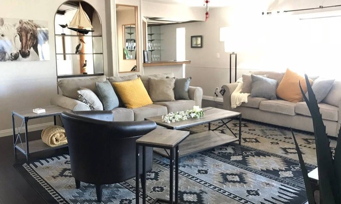 Wildomar Casa | “Spacious Citrus Grove Wine Country Retreat”