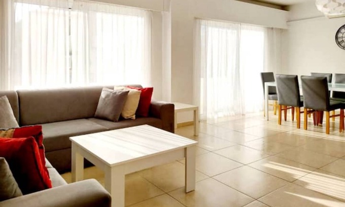 Neapolis Apartamento | Sun Tower 101 by Sky Universe