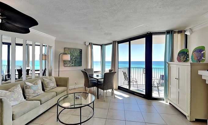Panama City Beach Complejo | Sunbird Beach Resort by Southern Vacation Rentals