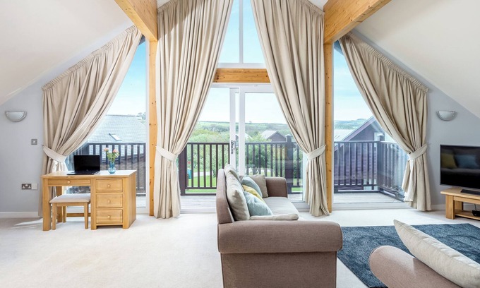 Winnard's Perch Cabaña | SUNBOW AT RETALLACK RESORT, pet friendly in Sunbow, St Columb Major