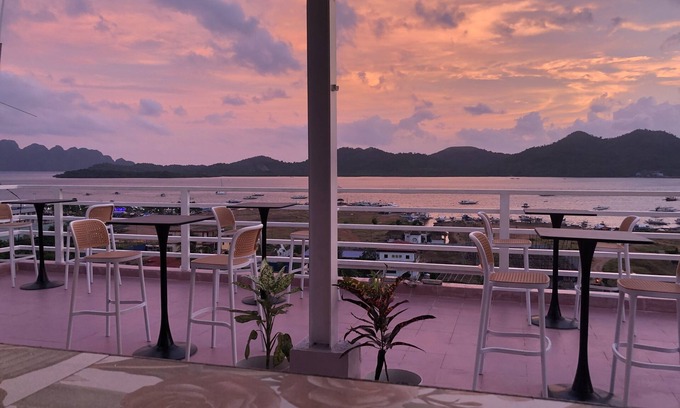 Coron Town Proper Hotel | Sunburn Suites Coron