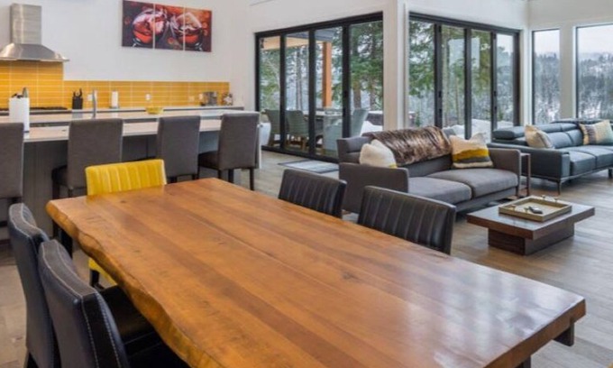 Cle Elum Casa | Suncadia 7 Bdrm Home with Amazing View and a Hot Tub