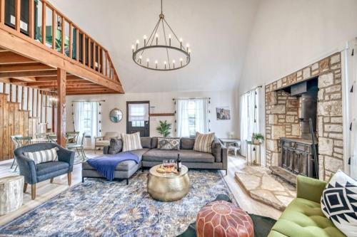 Fredericksburg Casa | Sunday Circle - Hot Tub & Hill Country Wine Trail