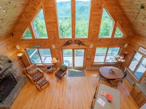 Sunday River Area Chalet De Esquí | SUNDAY RIVER VIEWS! Minutes from the mountain!