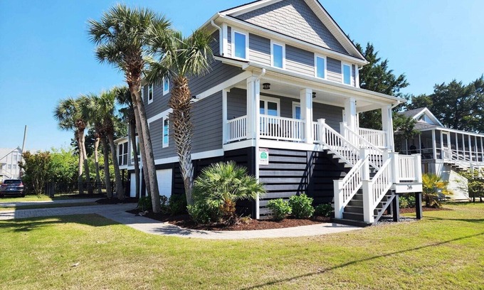Litchfield by the Sea Casa | Sundial By The Beach - Spacious - Outdoor Living Spaces & Pet Friendly