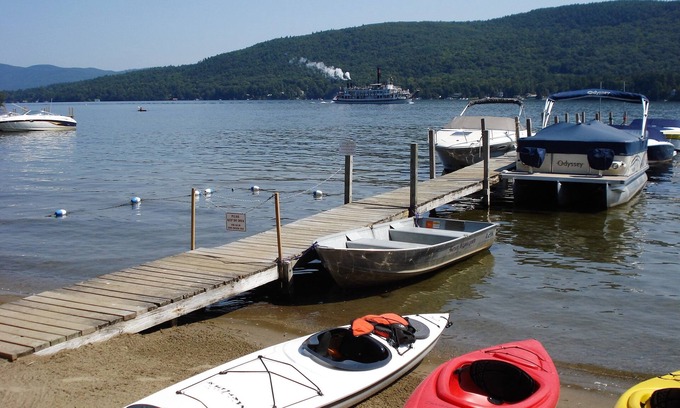Lake George Hotel | Sundowner on Lake George