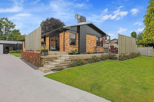 Springfield Casa | Sundrenched 70's
