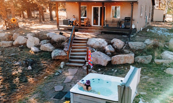 Florissant Cabina | Sunflower Cabin- Mountian Views- Hot tub