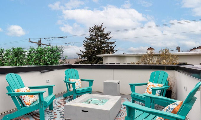 Broadway Condominio | Sunflower house