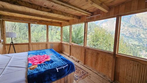 Manali Casa | Sunils Cabin 5BHK Glass View Villa Manali