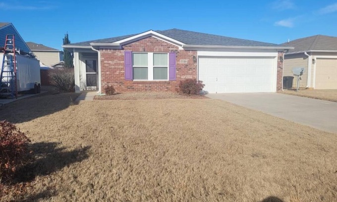 Athens Casa | Sunlight Rancher W/ Nice Back Yard...