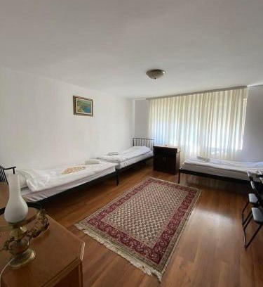Mejë Apartamento | Sunlit City Apartment Gjakova