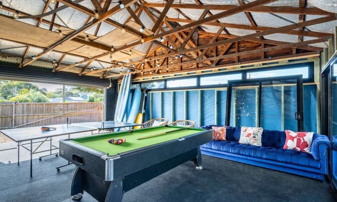 Jan Juc Casa | Sunlit Deck: Game Room, Bar Window & Beach - 3min