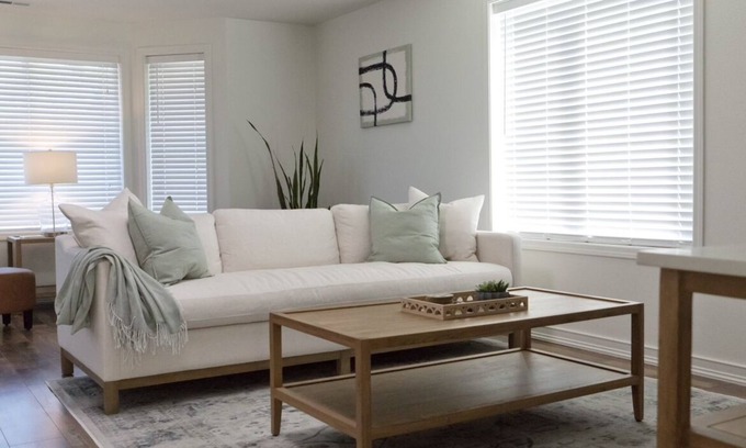Moses Lake Casa | Sunlit Sage House - a peaceful retreat. 3 bed 2 bath bright & clean home