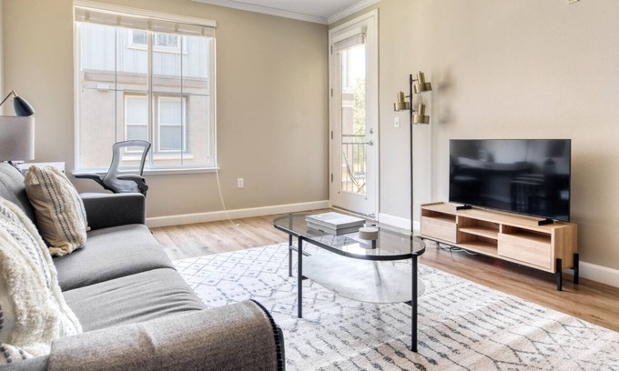 Walnut Creek Apartamento | Sunlit Walnut Creek 1BR w/ Gym & W/D, near FB & Google, by Blueground