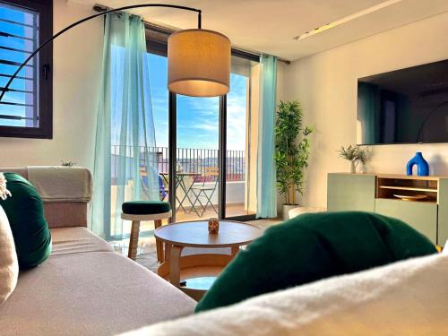 La Ville Haute Apartamento | Sunny 3 bedrooms Apartment - balcony and workspace
