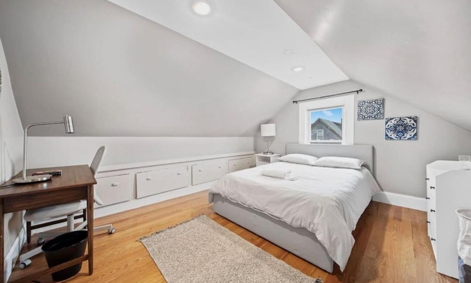 Winter Hill Apartamento | Sunny 4bd 2bth Apt In Somerville