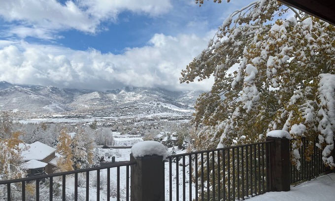 Summit Park Casa | Sunny 5 Bd Mountain Home-Gorgeous View-Perfect for 2 or MultiGen Families-HotTub