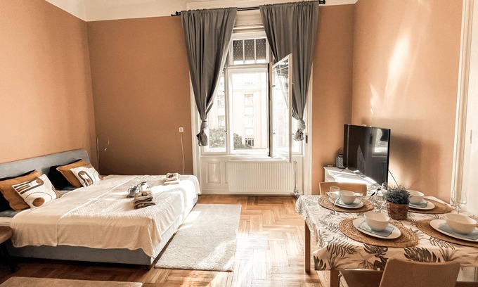 Szentimrevaros Apartamento | Sunny and Calm Apartment Central Buda