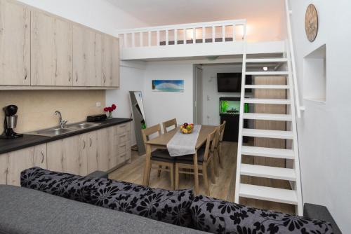 Tripiti Apartamento | Sunny Apartment - Triovasalos