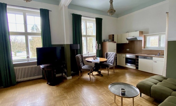 Badow Apartamento | Soleado apartamento con vistas al parque del castillo