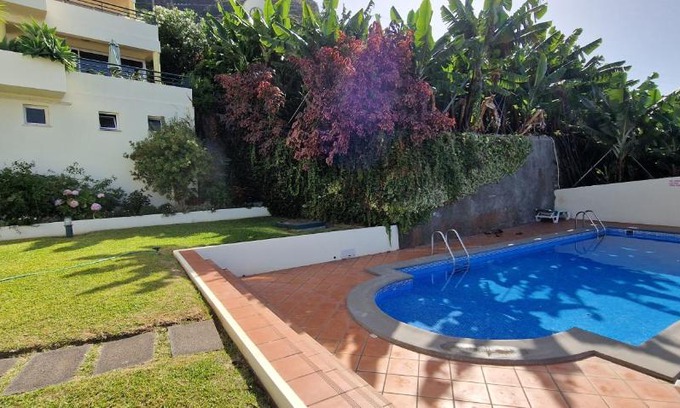 Arco da Calheta Apartamento | Sunny Arco Retreat