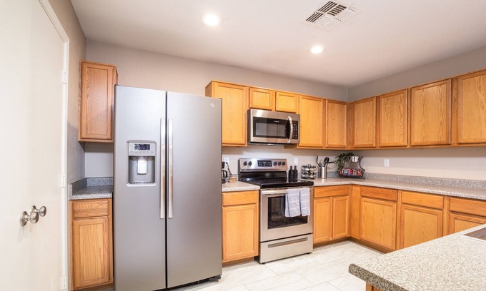 Superstition Springs Casa | Sunny Arizona Getaway: Your Home Under the Desert Sun