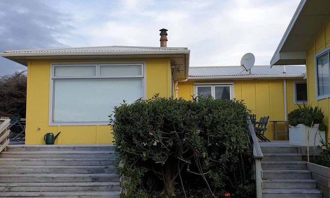 Te Horo Beach Casa | Sunny bach en primera línea de playa con mucho espacio y mucho que hacer