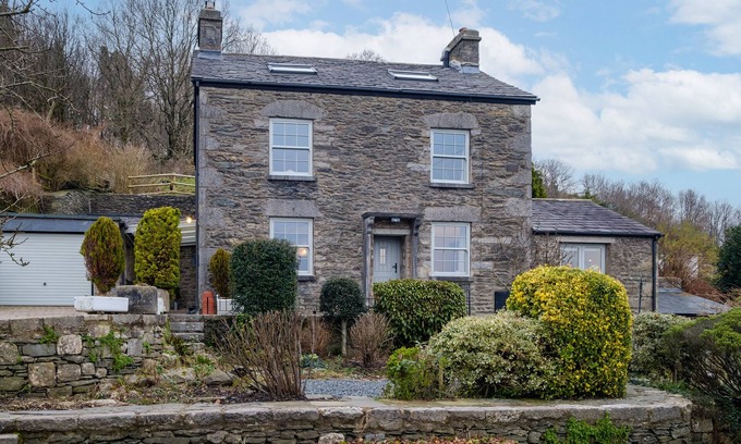 Lindale Cabaña | SUNNY BRAE, family friendly, character holiday cottage in Lindale