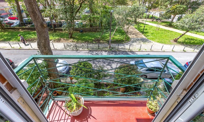 Alvalade Apartamento | Sunny, Bright and Quiet Apartment, By TimeCooler