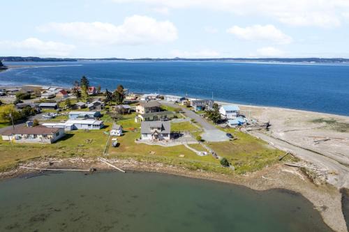 Coupeville Casa | Sunny by the Sound by AvantStay Coastal Escape