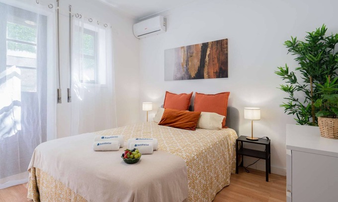 Paranhos Casa | Sunny Calm Room | Shared House