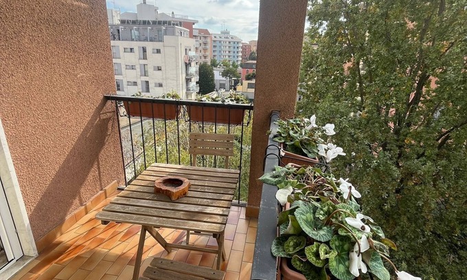 Chiesa Rossa Apartamento | Sunny Comfy Apartment