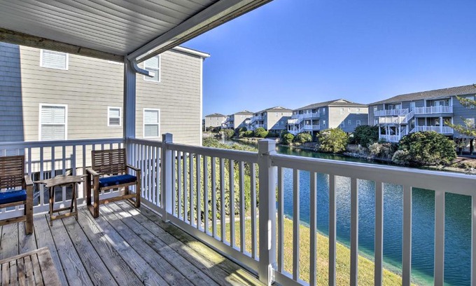 Ocean Isle Beach Apartamento | Sunny Condo - Private Ocean Isle Beach Access!