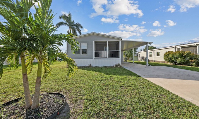 Naples Cabaña | Sunny Cottage south of Naples near Marco Island