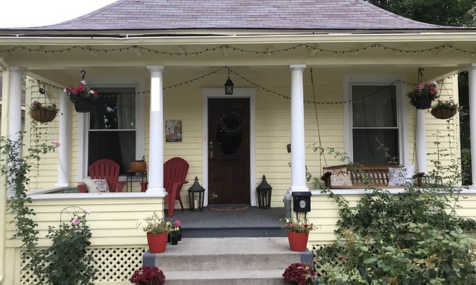 Longmont Apartamento | Sunny, Cozy Studio in Old Town Longmont