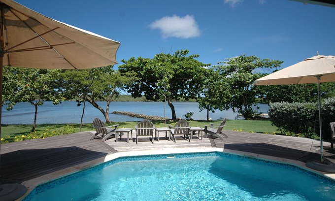 Lowlands Villa | Hermosa casa de campo frente al mar