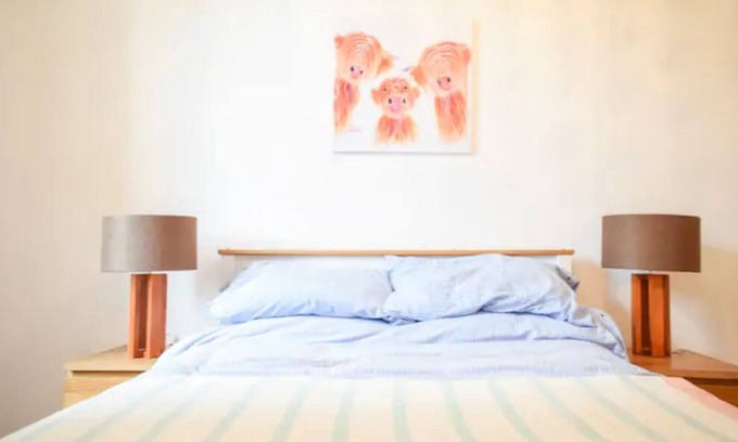 Newhaven Casa | Sunny Edinburgh 2 Bed.