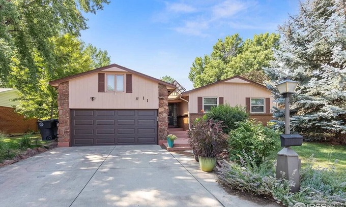 Longmont Casa | Sunny Family Retreat | HotTub, GameRoom, Backyard
