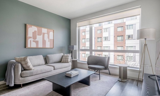 Yesler Terrace Apartamento | Sunny First Hill Jr 1BR w/ Gym, Roof & Lounge, nr Downtown, by Blueground