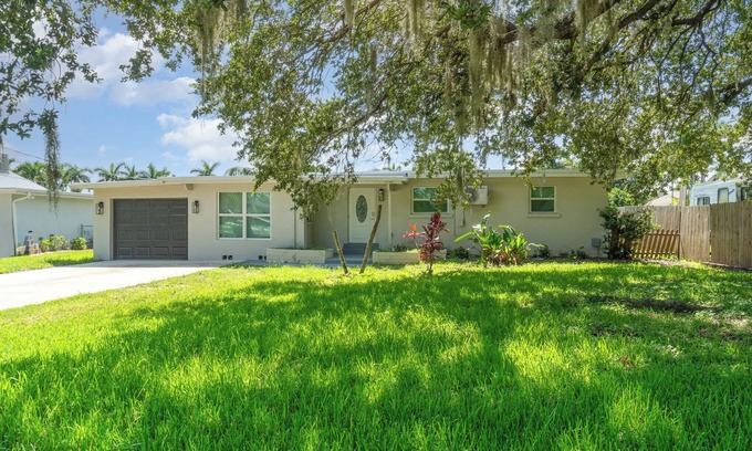 Broadview Manor Casa | Sunny Fort Myers Getaway