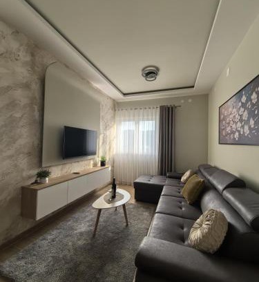 Radanovici Apartamento | Sunny Hill - Parking - Fenced Garden - Luxury Loft