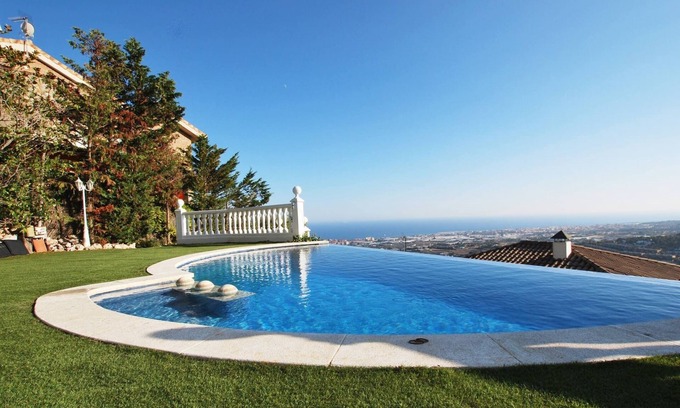 Cabrils Chalet De Esquí | Sunny house - Piscina infinita vistas espectaculares