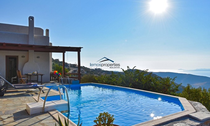 Kea Casa | Casa soleada con una gran vista al mar y una piscina