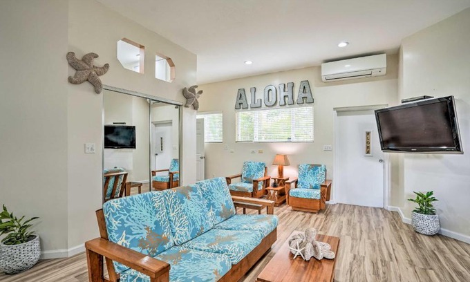 Coconut Grove Casa | Sunny Kailua Home with Covered Lanai 1 Mi to Beach!