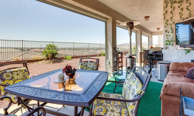 Laughlin Casa | Sunny Laughlin Home w/ Fire Pit!