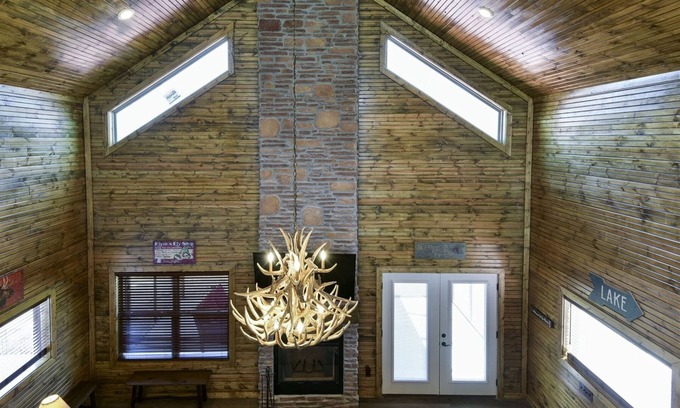 Branson Cedars Cabina | Sunny Loft Lodge | 5 Bed, 5 Bath