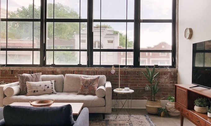 Old City Apartamento | Sunny Loft w/ View of Gay St